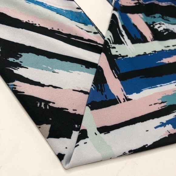 Beyond Yoga Chevron Blush Pink Blue Mint Black Watercolor Stripe Midi Leggings - Picture 8 of 15